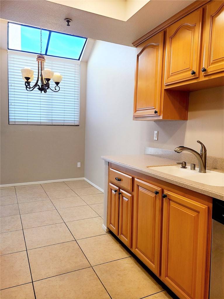 Huntington Beach, CA 92647,17661 Sergio Circle #203