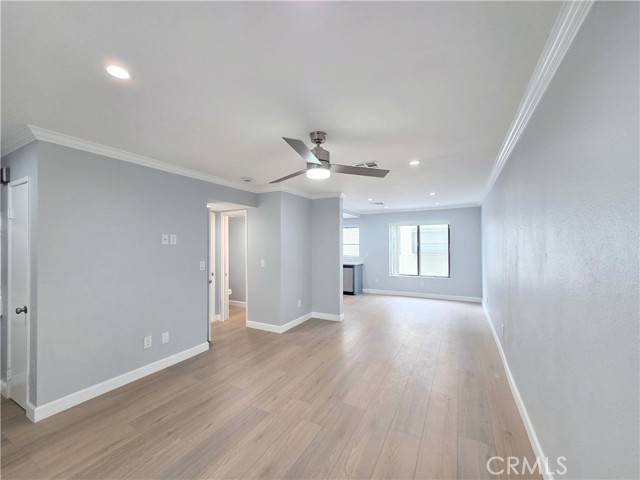 Lakewood, CA 90715,11764 206th Street #22