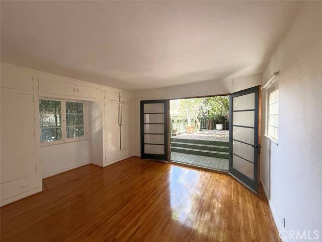 Los Angeles, CA 90068,2174 Beachwood
