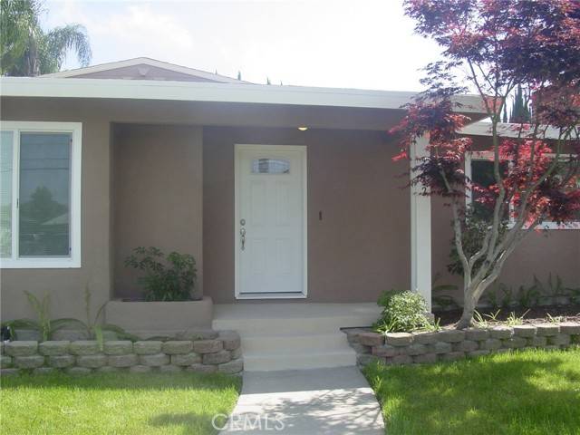 Bellflower, CA 90706,9232 Oak ST.