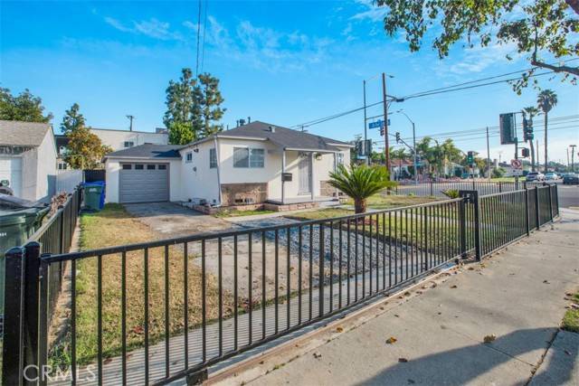 Downey, CA 90241,7369 Adwen Street