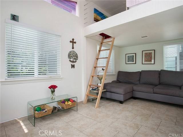 Seal Beach, CA 90740,104 Welcome Lane