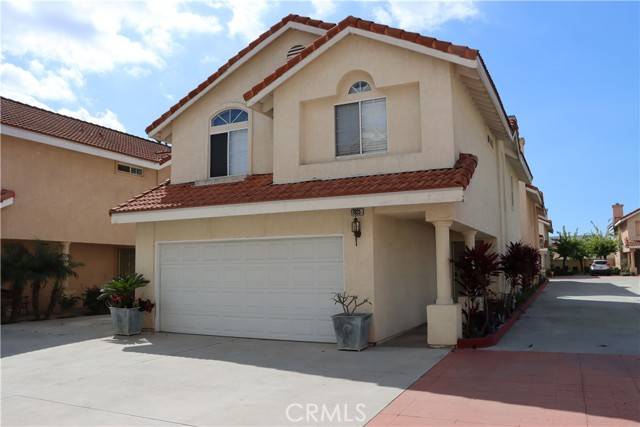 Bellflower, CA 90706,17033 Clark Avenue #11