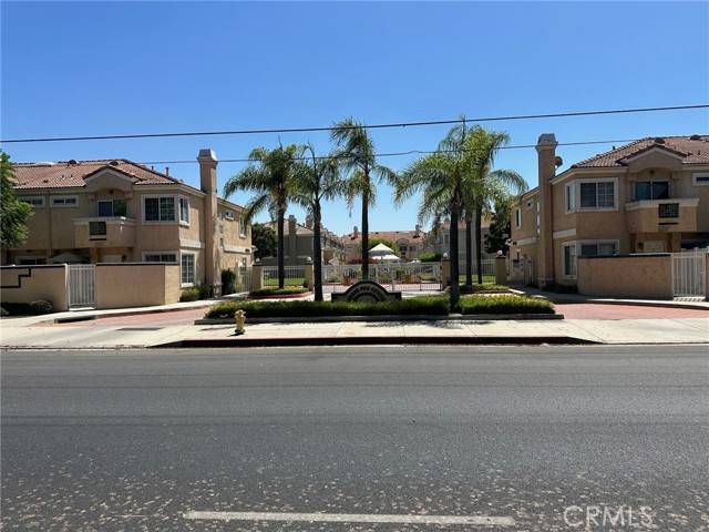 Pico Rivera, CA 90660,4004 Rosemead Boulevard #2