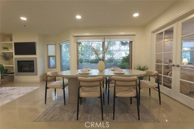 Newport Beach, CA 92663,260 Cagney Lane #105