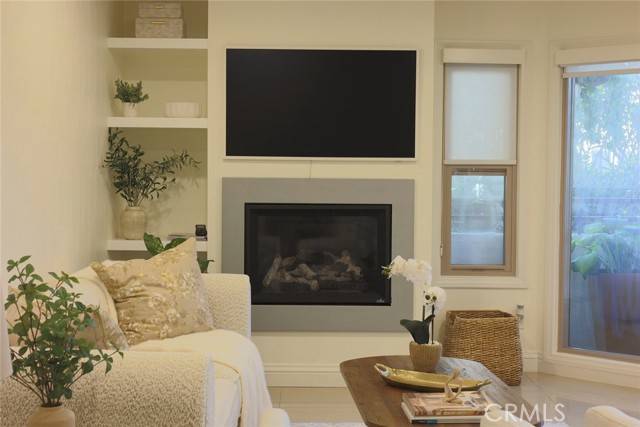 Newport Beach, CA 92663,260 Cagney Lane #105