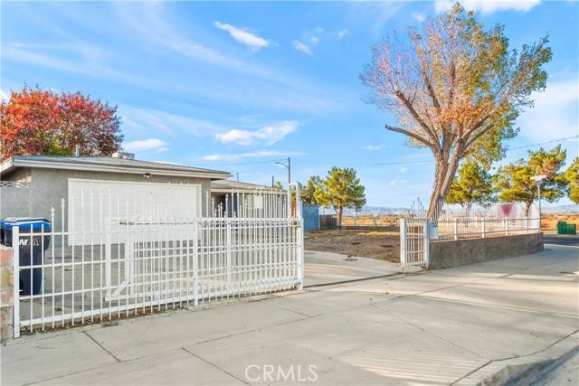 Lancaster, CA 93535,45581 Foxton Avenue