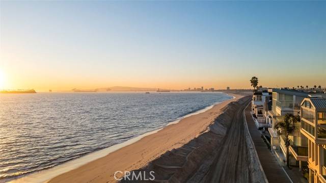 Long Beach, CA 90803,29 68th Place