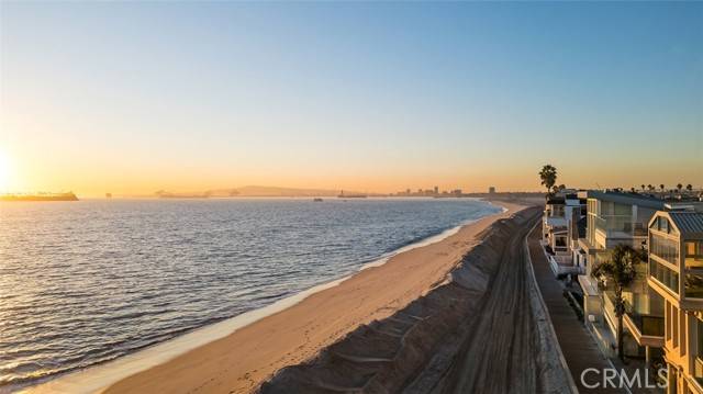 Long Beach, CA 90803,29 68th Place