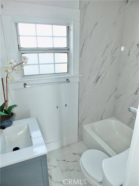 Long Beach, CA 90805,5886 Myrtle Avenue #2