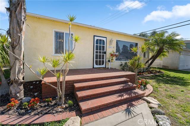 Long Beach, CA 90808,3568 Roxanne Avenue
