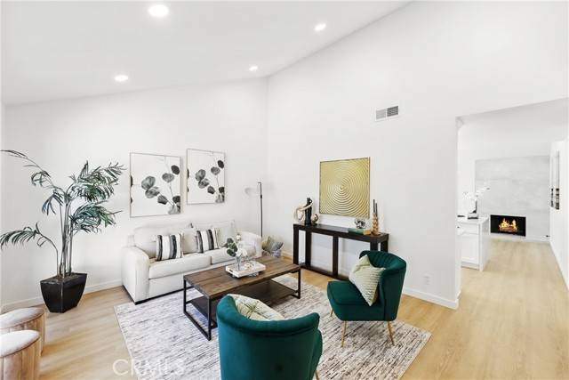 Cerritos, CA 90703,13538 Darvalle Street