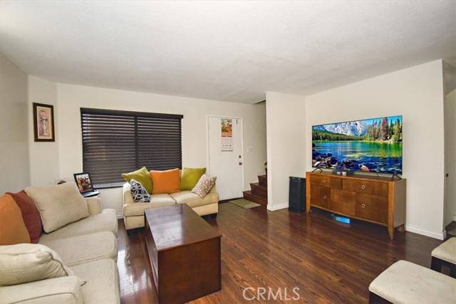 Bellflower, CA 90706,16414 Cornuta Avenue #9