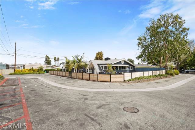 Lomita, CA 90717,2081 261st Street