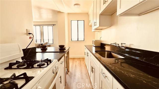 Long Beach, CA 90802,315 W 3rd Street #711