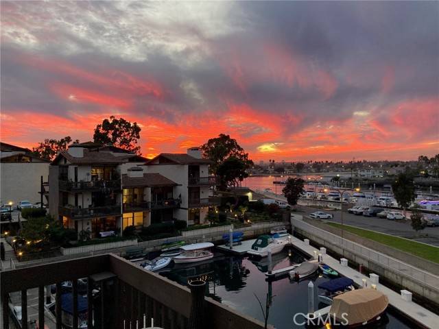Long Beach, CA 90803,5327 Marina Pacifica Drive #Key19