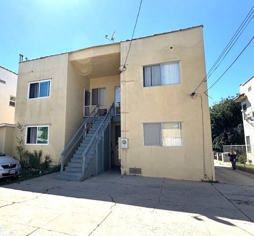 Los Angeles, CA 90019,1438 S Bronson Avenue