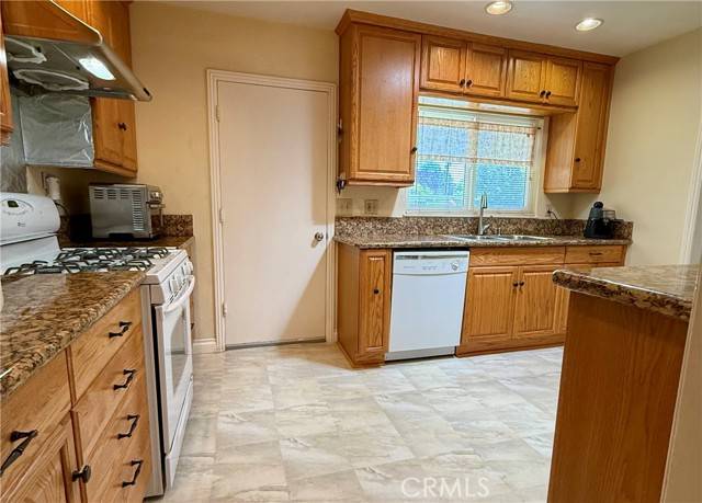 Fullerton, CA 92831,913 N Acacia Avenue