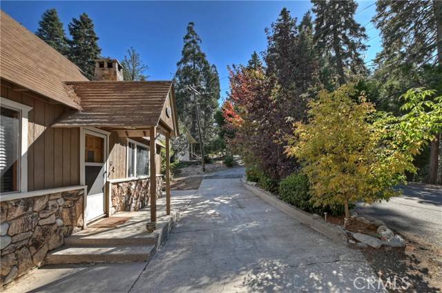 Lake Arrowhead, CA 92386,863 Oak Road