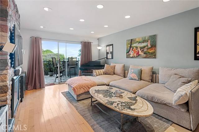 West Hollywood, CA 90069,1230 Horn Avenue #305