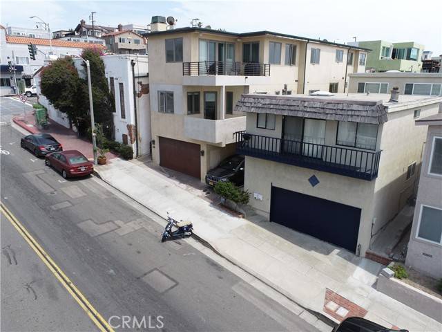 Manhattan Beach, CA 90266,220 Rosecrans Avenue