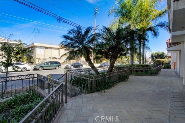 Inglewood, CA 90302,856 W Beach Avenue #19