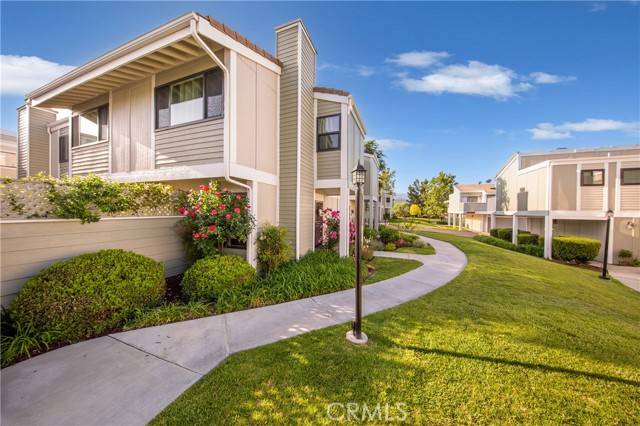 Canyon Country, CA 91351,27067 Crossglade Avenue #2