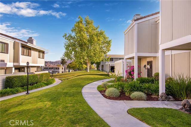 Canyon Country, CA 91351,27067 Crossglade Avenue #2