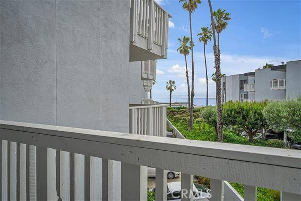 Redondo Beach, CA 90277,620 The Village #202