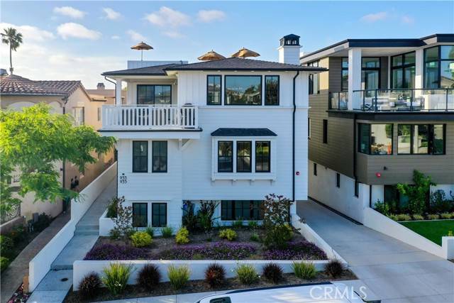 Hermosa Beach, CA 90254,933 15th Street