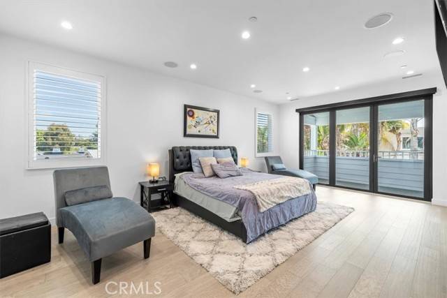 Manhattan Beach, CA 90266,3213 Pine Ave