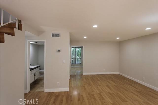 Sherman Oaks, CA 91403,5115 Kester Avenue #22