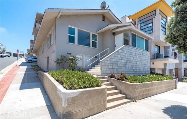 Manhattan Beach, CA 90266,1320 Manhattan Avenue