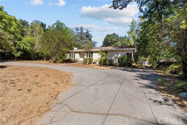 Altadena, CA 91001,3088 Fair Oaks Avenue