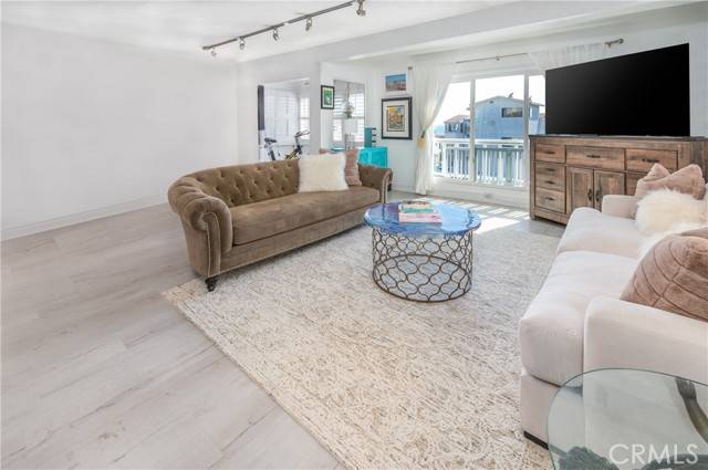 Manhattan Beach, CA 90266,4404 Highland Avenue