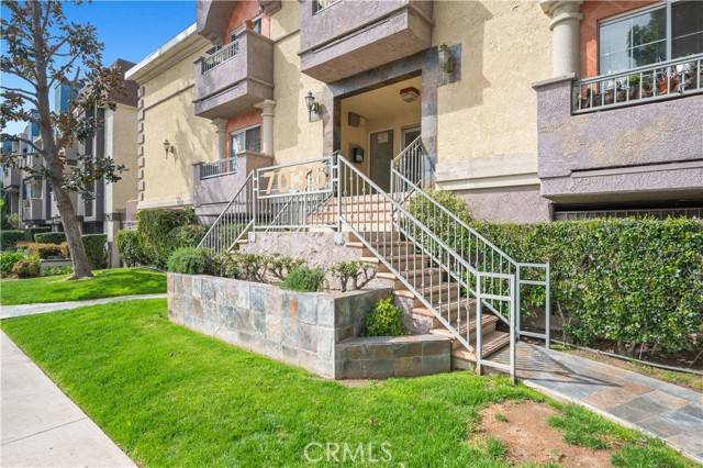 Van Nuys, CA 91406,7035 Woodley Avenue #208