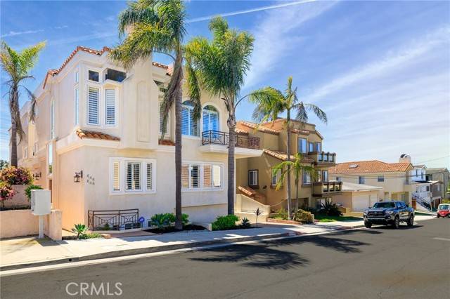 Hermosa Beach, CA 90254,646 1st Street