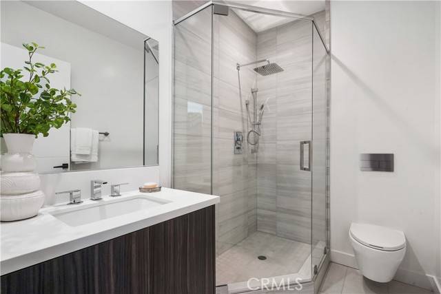 Van Nuys, CA 91411,6711 N Sepulveda