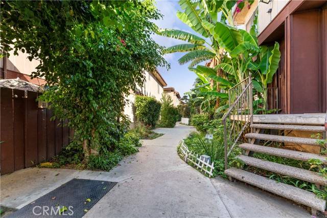 Van Nuys, CA 91405,7320 Lennox Avenue #D13
