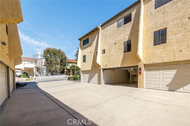 Redondo Beach, CA 90278,2520 Ruhland Avenue #B