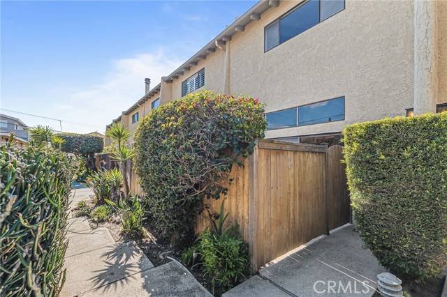 Redondo Beach, CA 90278,2520 Ruhland Avenue #B