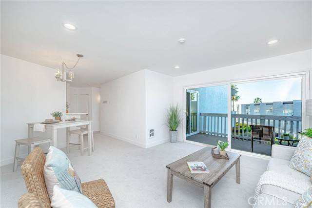 Redondo Beach, CA 90277,650 The Village #304