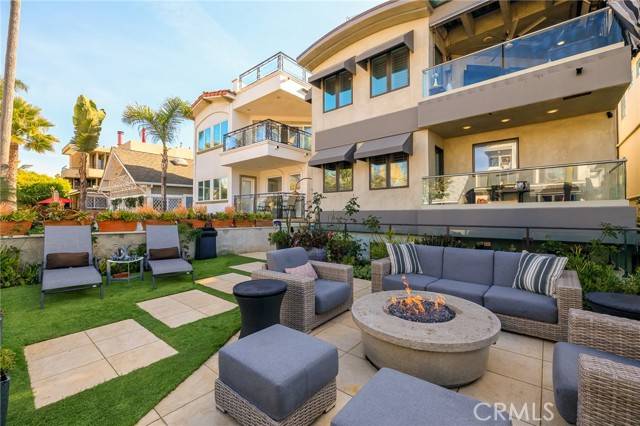 Hermosa Beach, CA 90254,24 8th Street