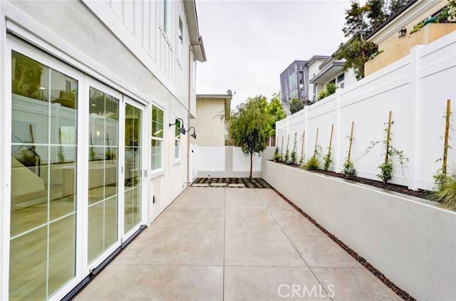 Redondo Beach, CA 90278,2412 Carnegie Lane #C