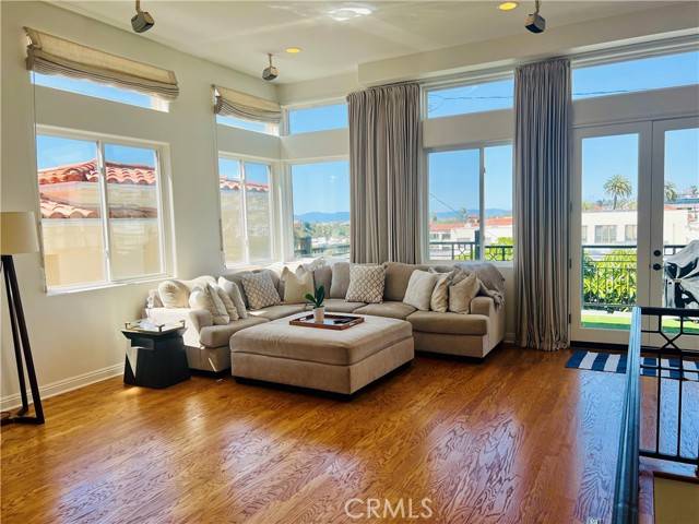 Hermosa Beach, CA 90254,703 11th Street