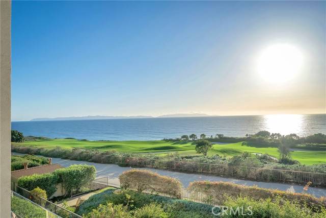 Rancho Palos Verdes, CA 90275,3200 La Rotonda Drive #301