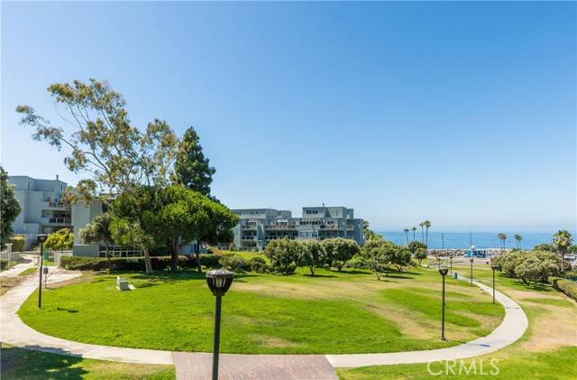 Redondo Beach, CA 90277,250 The Village #108