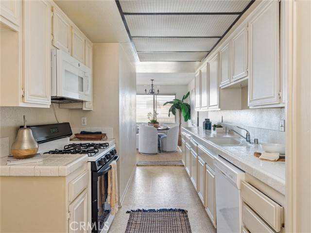 El Segundo, CA 90245,123 E Oak Avenue #202