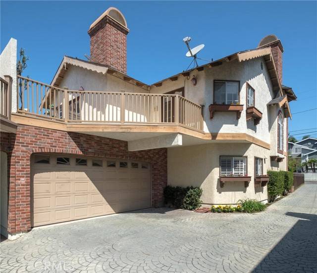 Redondo Beach, CA 90278,2204 Clark Lane #A