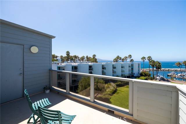 Redondo Beach, CA 90277,250 The Village #305